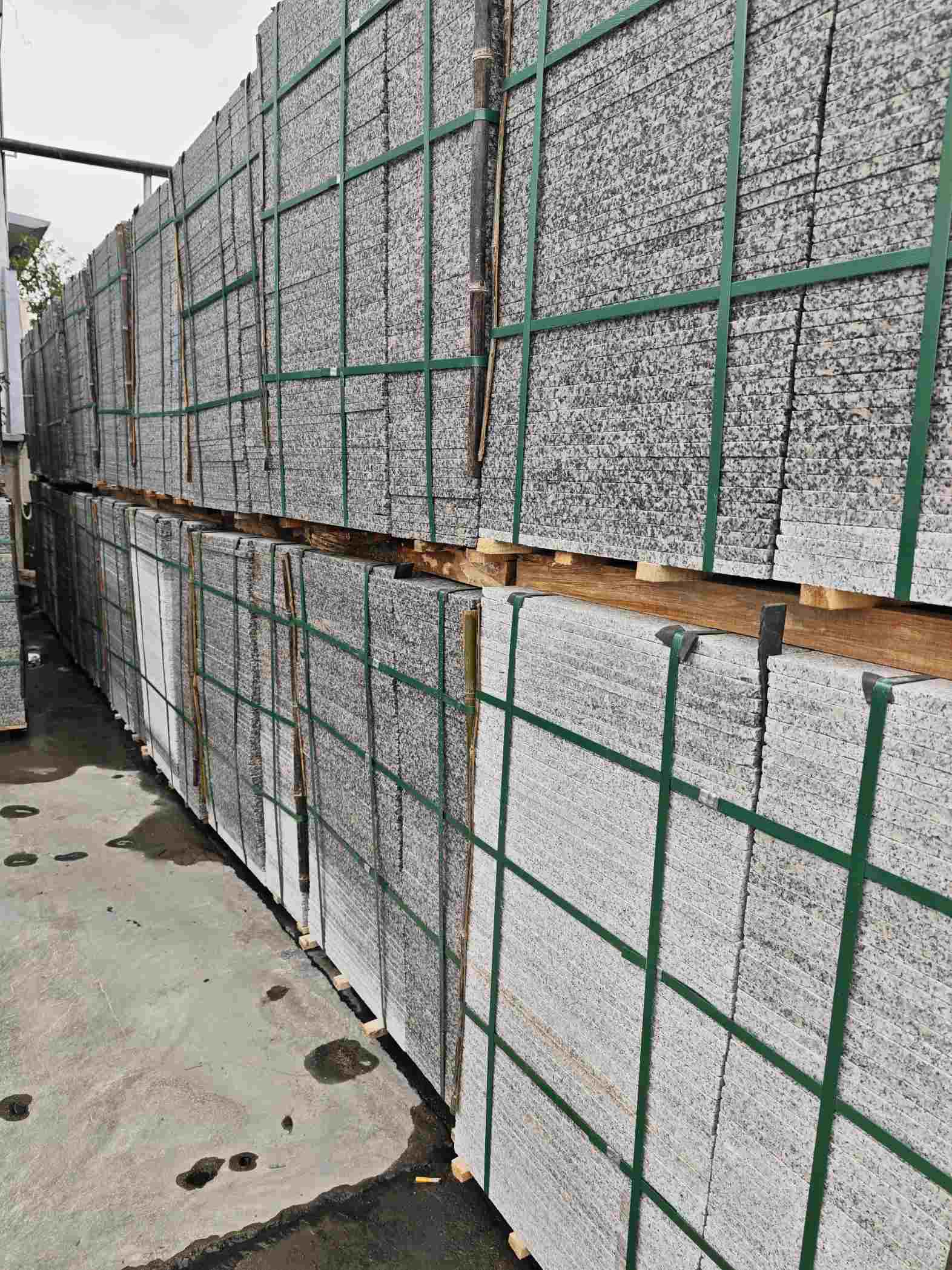 曲靖芙蓉白地铺石，石材地铺石