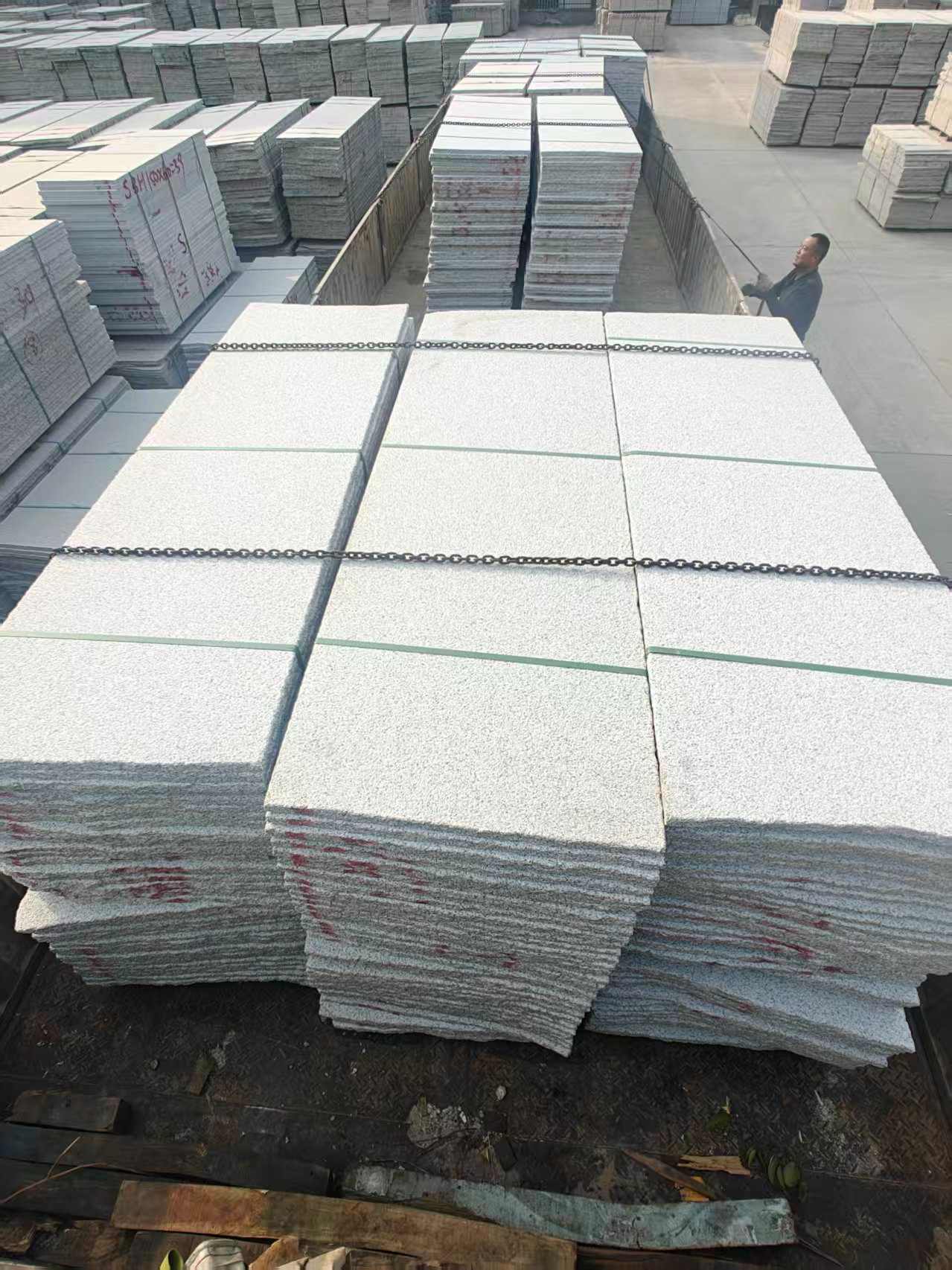 曲靖芝麻白毛板，石材毛板