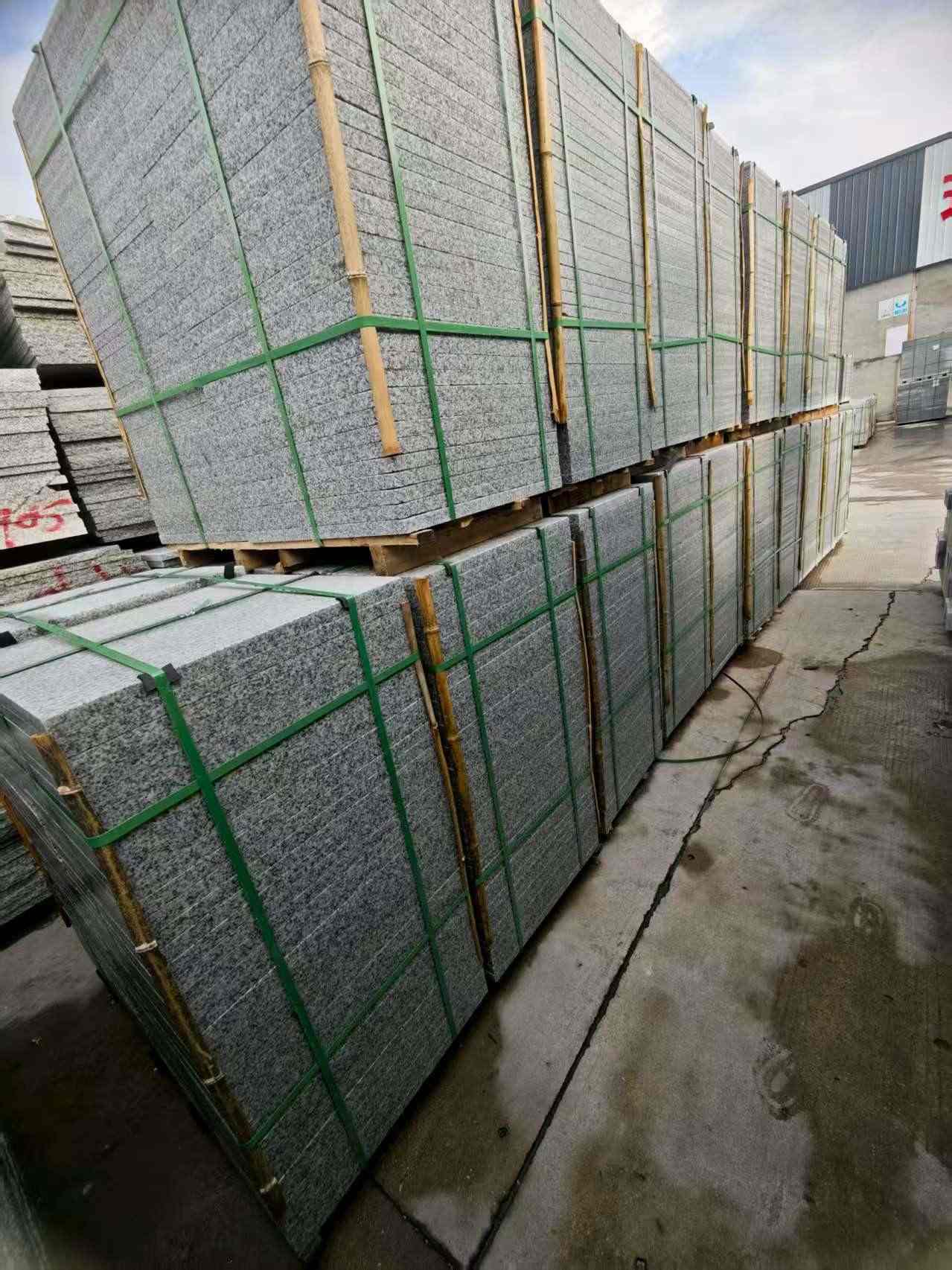 曲靖芝麻白地铺版 石材地铺石